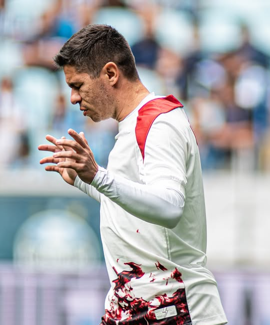 Vitória não resiste ao Grêmio e se mantém no desespero do Z4