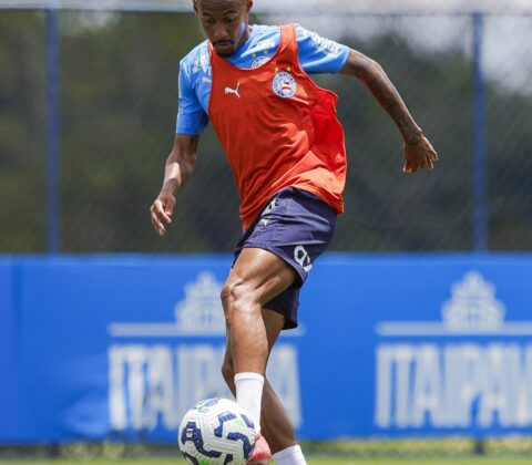 Imagem do post Com Ademir e Kanu em campo, Bahia treina de olho no Palmeiras