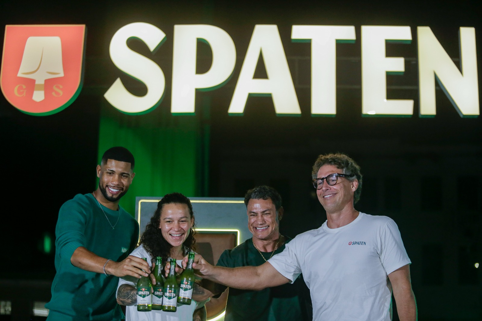 Popó, Bia e Hebert iluminam Salvador em evento de luta épico