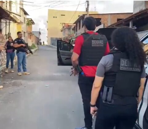 Imagem do post Casal é preso com mais de 100 pinos de cocaína na RMS