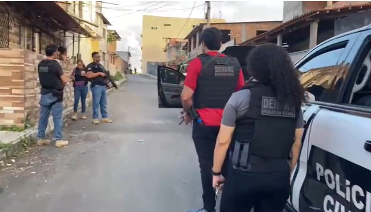 Casal é preso com mais de 100 pinos de cocaína na RMS