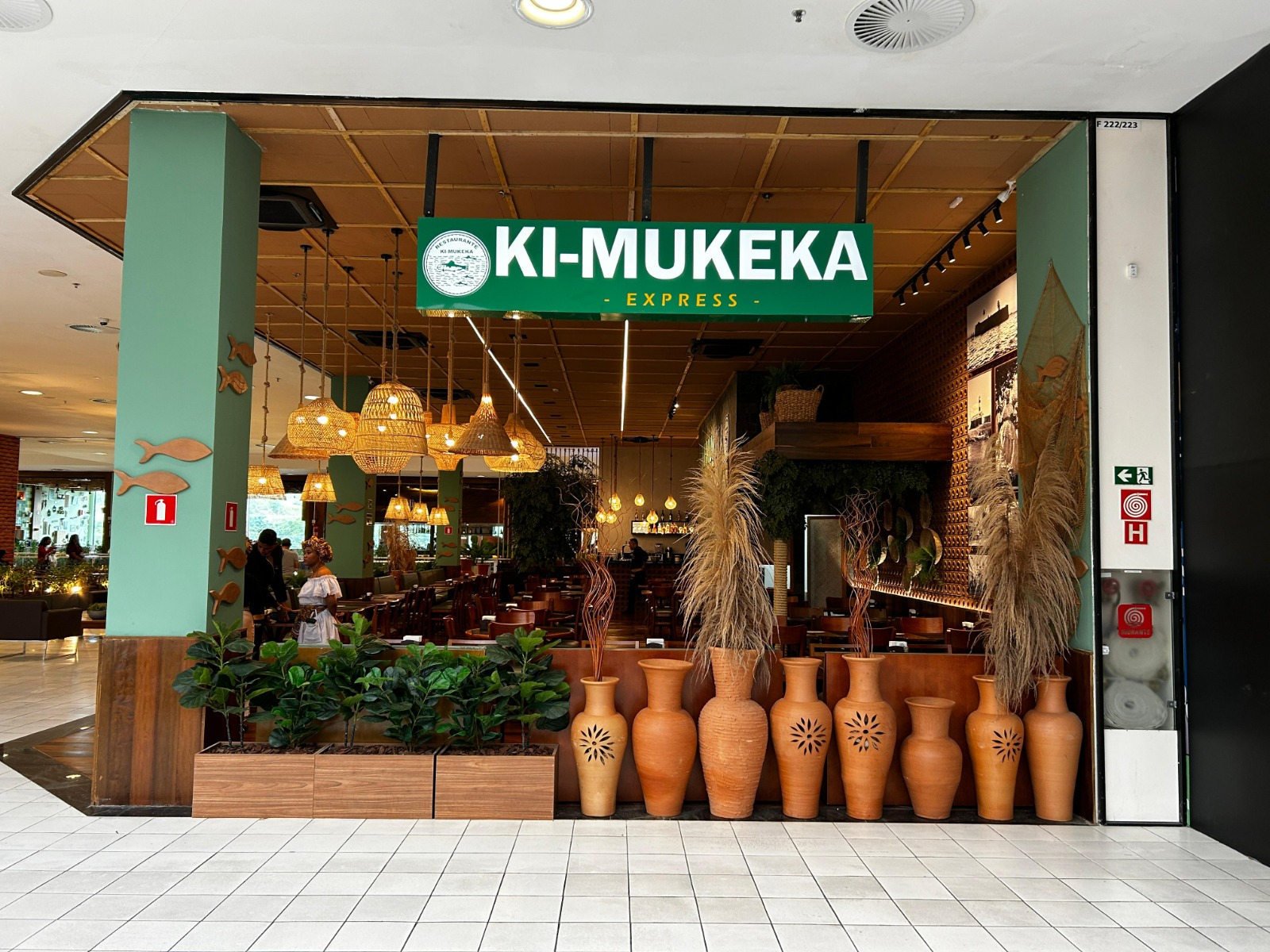 Ki-Mukeka inaugura nova unidade no Shopping Paralela com mais de 30 opções de pratos