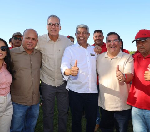 Imagem do post Antonio Henrique Júnior entrega ambulância e investimentos em saúde no Oeste baiano