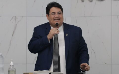 Imagem do post PT diz que ACM Neto chega enfraquecido e com imagem desgastada para 2026