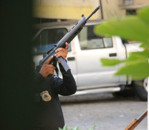 Imagem do post Suspeito de homicídio e chefia do crime é preso em Cruz das Almas