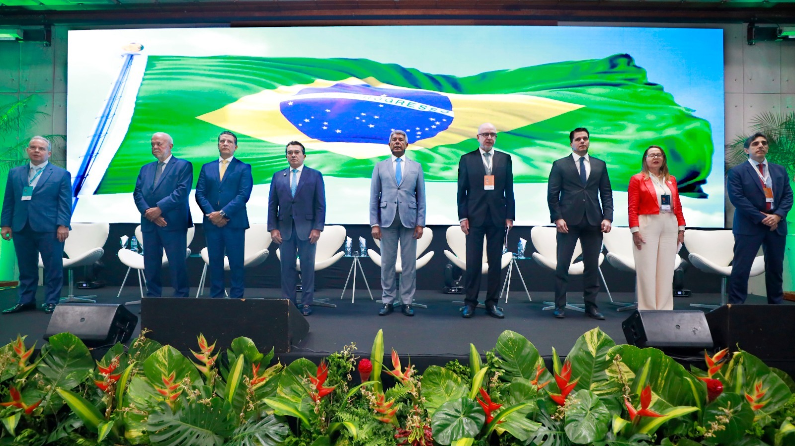 Jerônimo abre fórum em Salvador e defende transparência na gestão pública