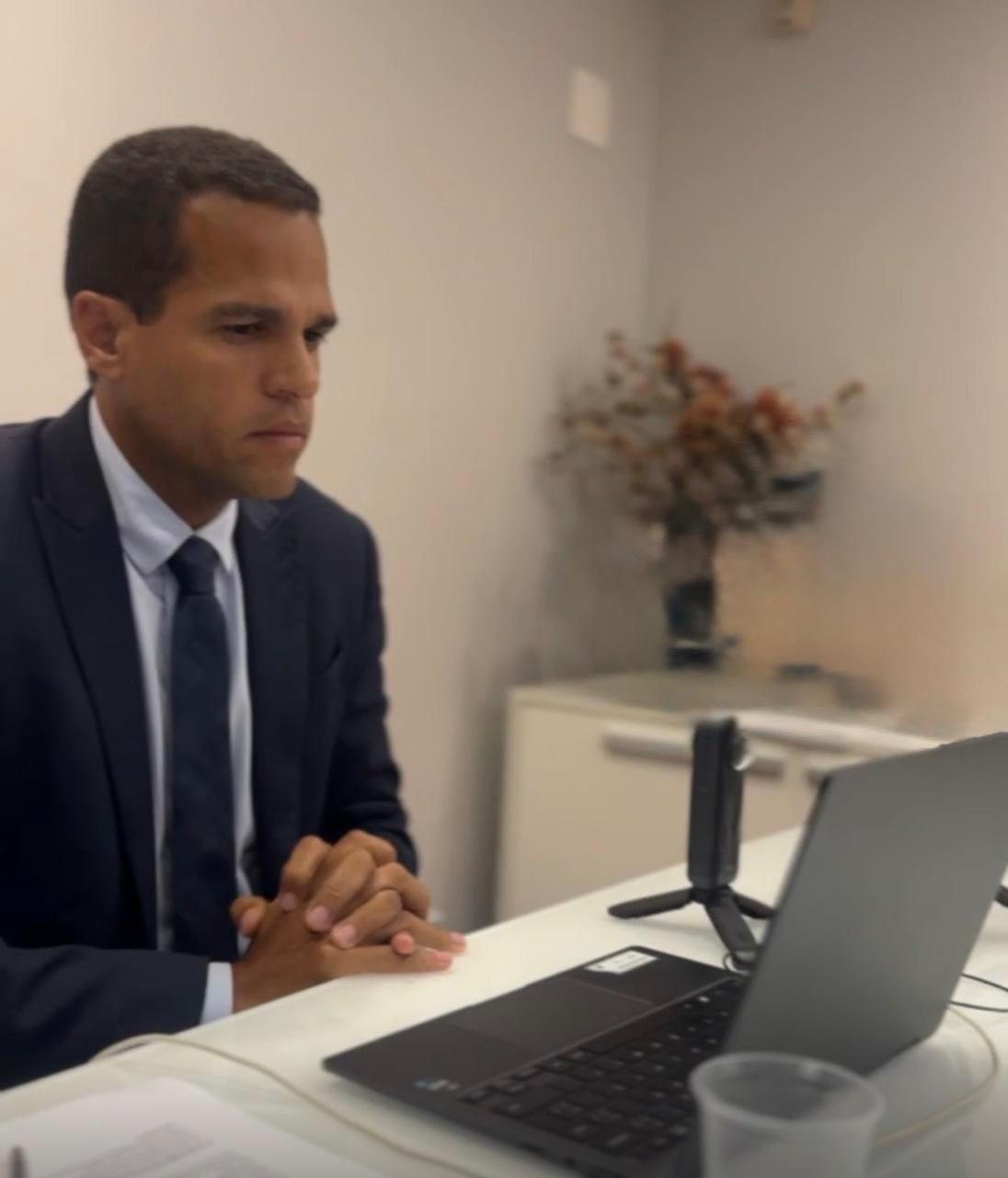 Thiancle Araújo promove reunião virtual para discutir regulamentação dos paredões