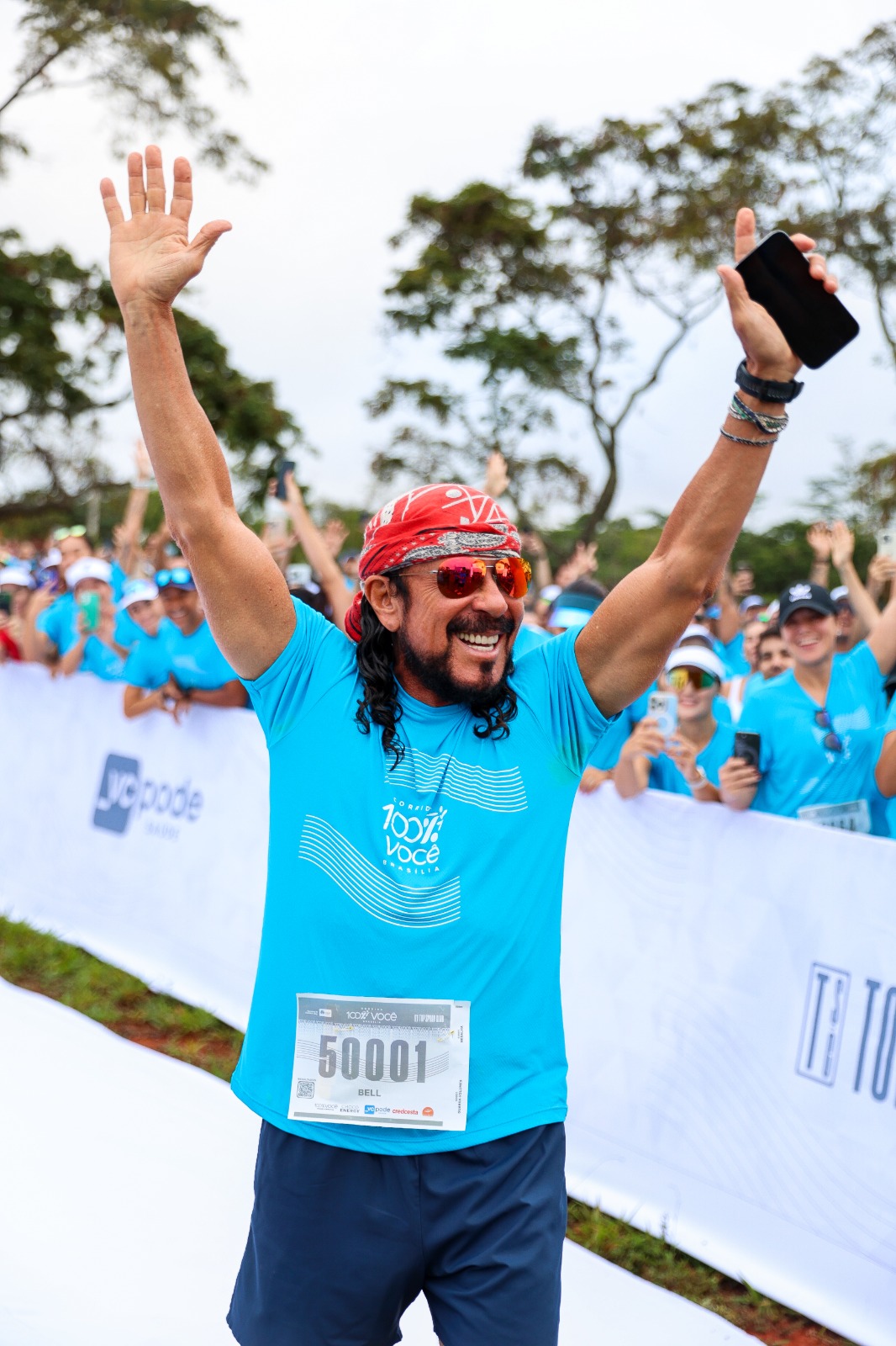 Bell Marques celebra aniversário com corrida em Salvador