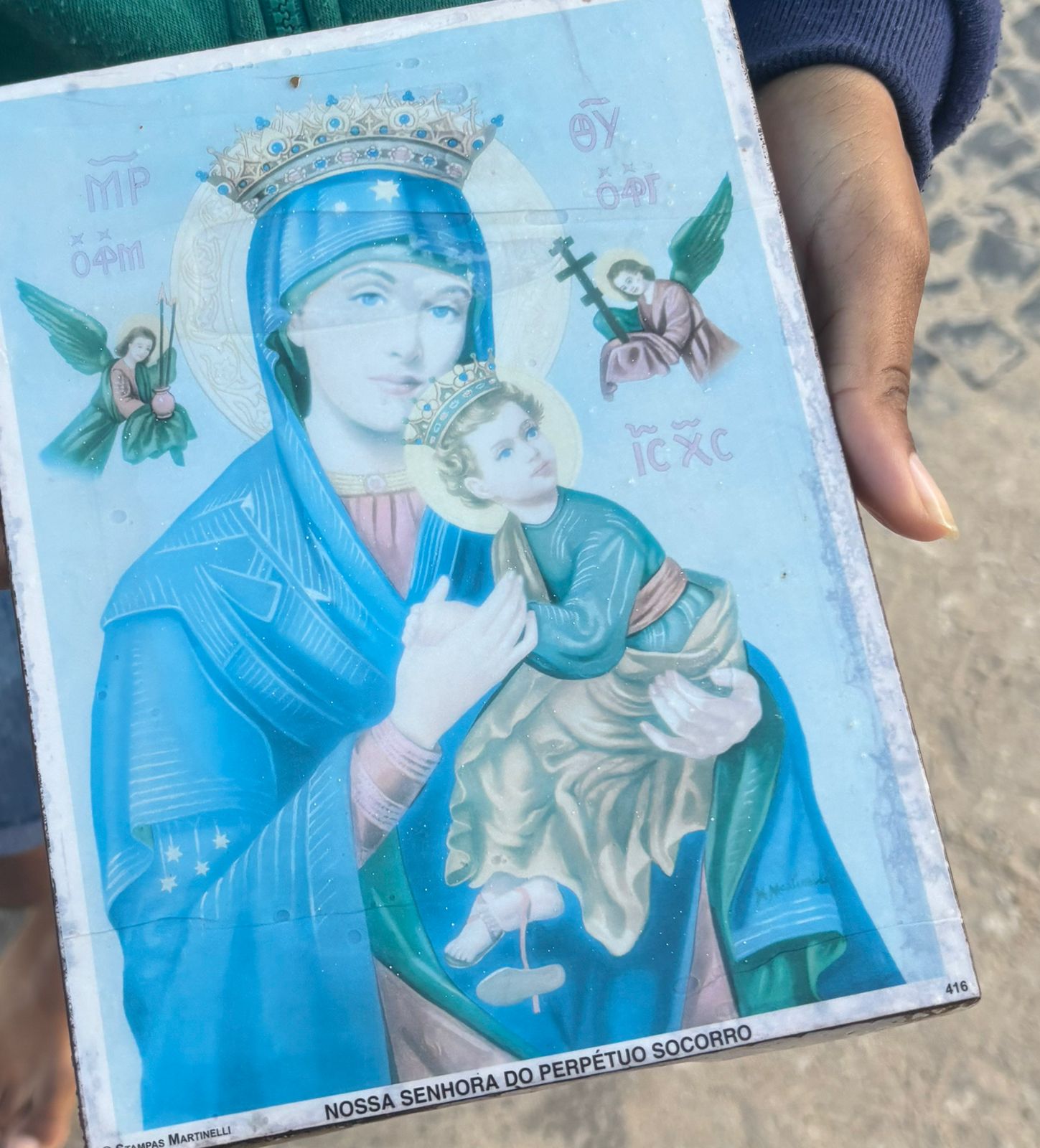 Imagem de santa surge durante buscas por jovem desaparecido em Amaralina