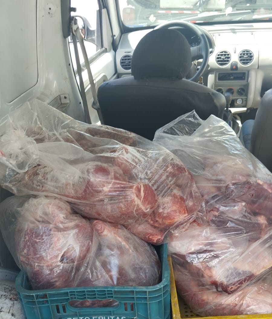 Polícia apreende 330kg de alimento estragado em Salvador
