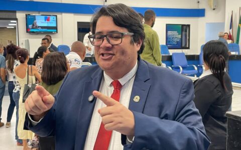 Imagem do post PT comemora derrota de Elinaldo após Justiça rejeitar cassação de vereadores do PSB em Camaçari