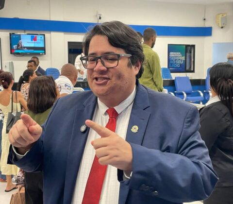 Imagem do post PT comemora derrota de Elinaldo após Justiça rejeitar cassação de vereadores do PSB em Camaçari