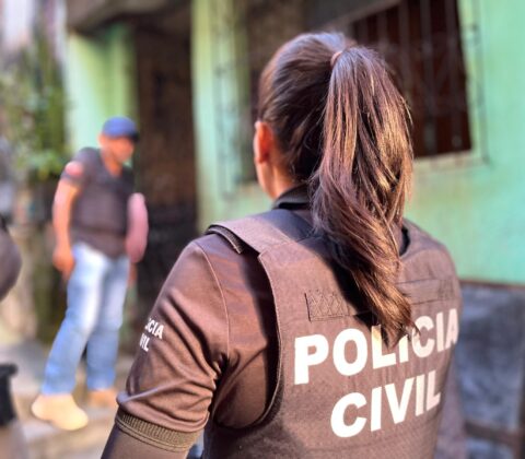 Imagem do post Polícia prende mulher por tráfico de drogas em Barra do Choça
