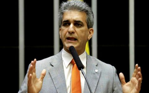 Imagem do post Deputado Robinson sugere que ACM Neto assuma a carreira de “blogueirinho” porque ele é o “candidato que ninguém quer”