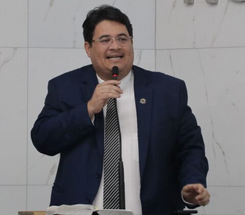 Imagem do post Após escândalo que envolve Elinaldo, Tagner cobra explicações dos R$45 milhões de “emendas pix” para Camaçari