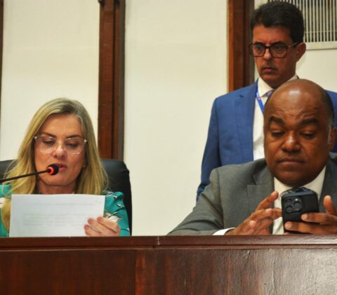 Imagem do post ALBA aprova pagamento de abono de 20% aos professores