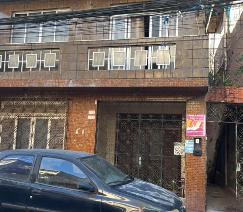 Imagem do post Feminicídio na Ribeira: Homem mata mulher com facadas e dorme ao lado do corpo