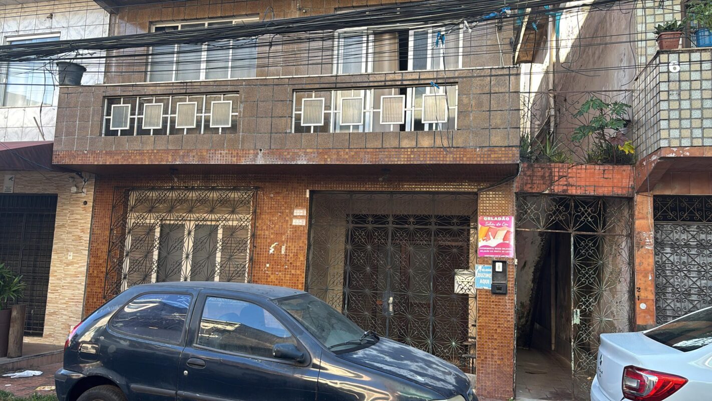 Feminicídio na Ribeira: Homem mata mulher com facadas e dorme ao lado do corpo