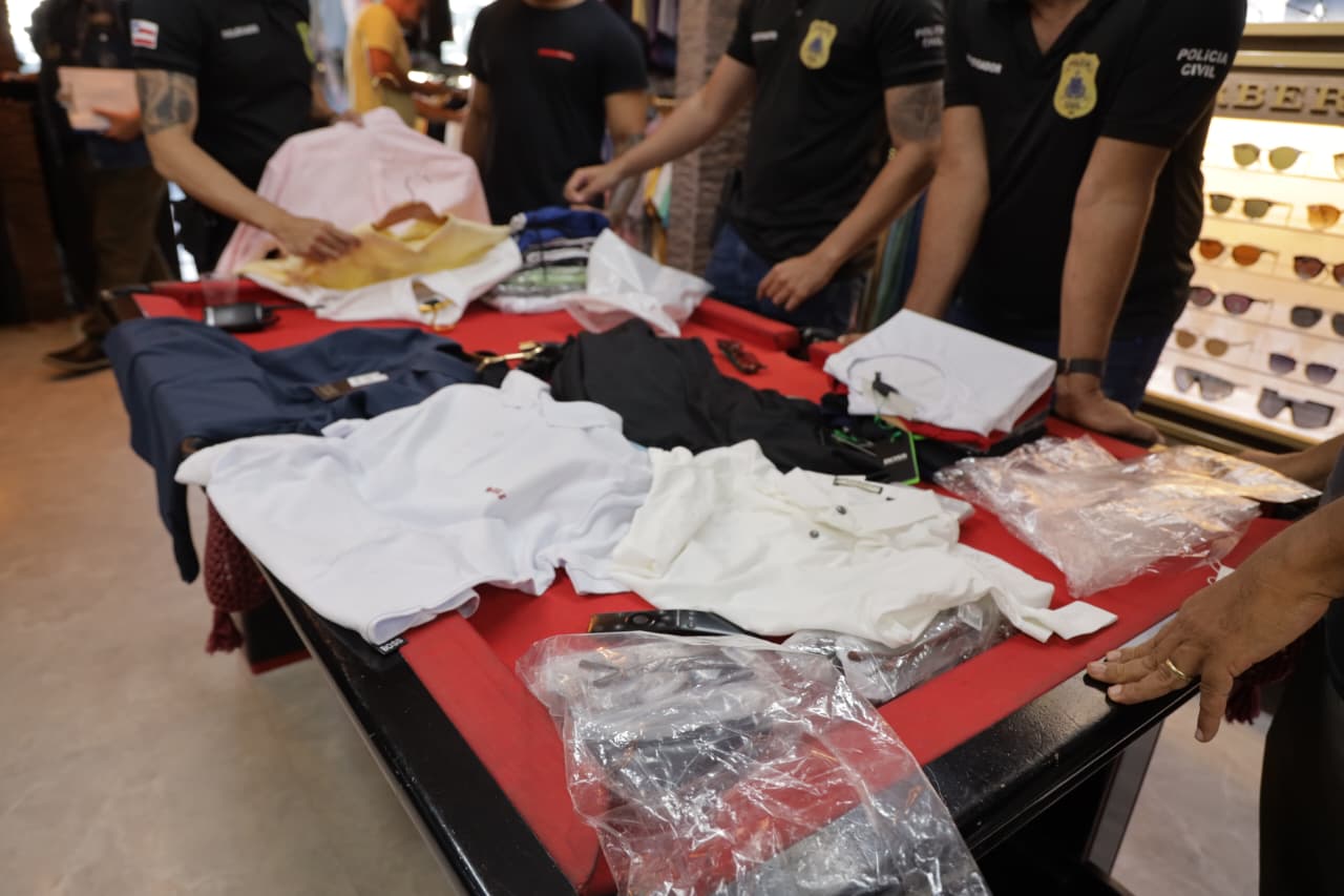 Mais de mil peças de vestuário são apreendidas durante Operação Comércio Legal