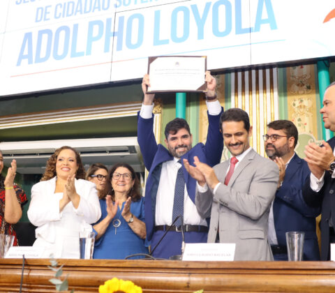 Imagem do post Adolpho Loyola ganha título em Salvador e faz discurso marcante