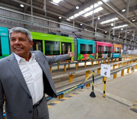 Imagem do post Jerônimo acompanha ajustes nos trens do VLT; saiba quando chegará a Salvador