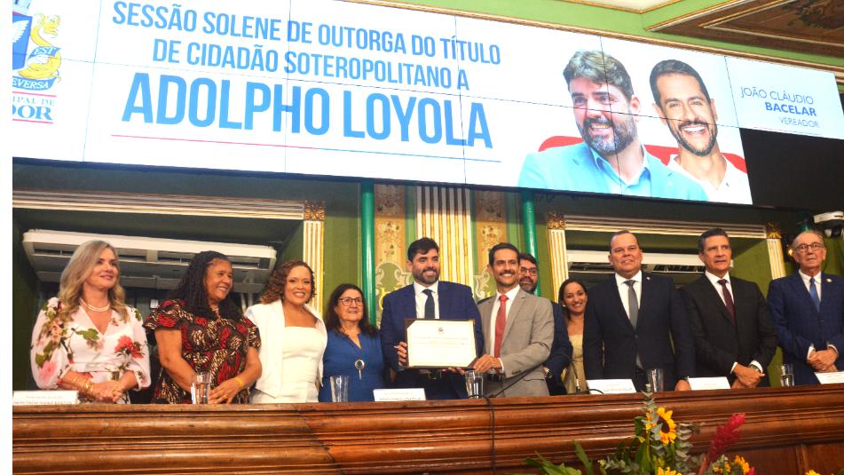 Ivana Bastos elogia Adolpho Loyola em sessão que concedeu título de Cidadão Soteropolitano
