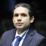 Hugo Motta cria comissão que pode decidir o futuro da escala 6×1 no Brasil