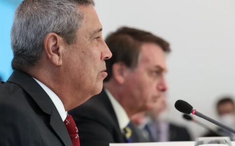 Imagem do post Após quebrar dente, Braga Netto pede autorização para fazer exames