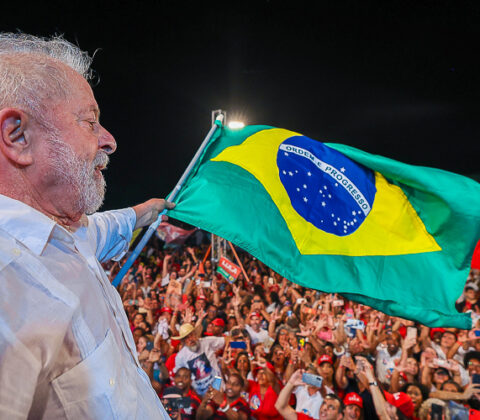 Imagem do post Lula manda mensagem de apoio após manifestações: “Do lado do povo”