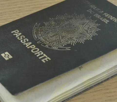 Imagem do post Passaporte dos EUA sai do top 10 mundial pela 1ª vez 