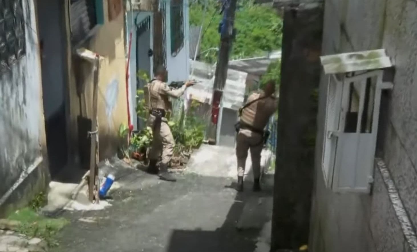Tiroteio em Cajazeiras deixa moradores em pânico; PM reforça policiamento contra o CV