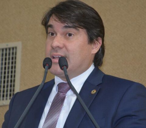 Imagem do post Niltinho critica Prefeitura de Salvador por custear pós-graduações