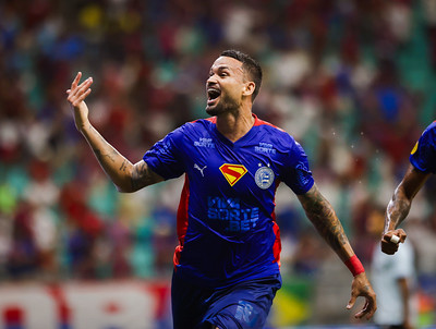 Bahia atropela o Grêmio na Fonte Nova e cola no G5