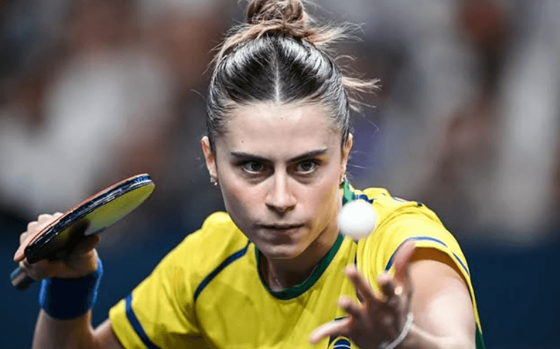 Bruna Takahashi quase derruba top 5 no WTT Champions 2025