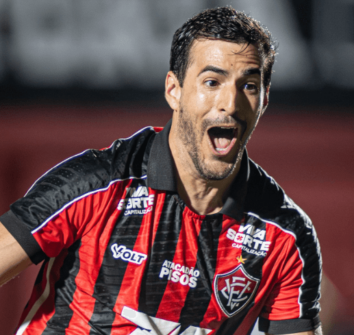 Deu Leão! Vitória bate o Bahia e respira no Brasileirão