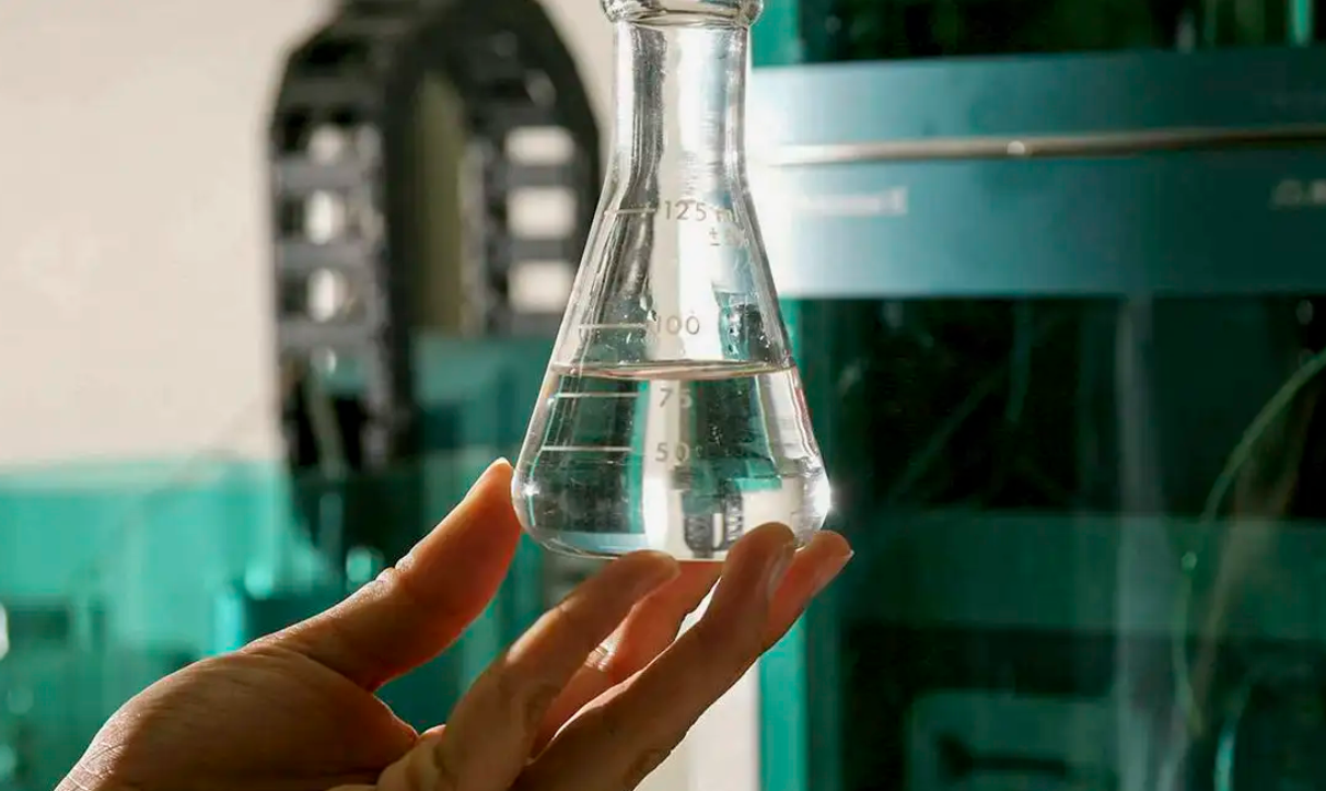 Tratamento para intoxicação por metanol é revelado; Conheça