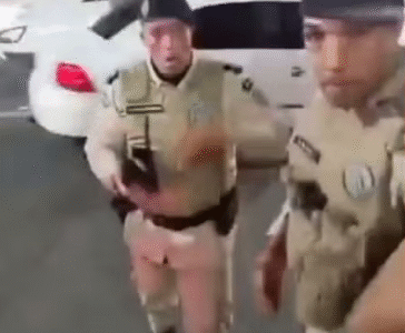 Imagem do post Policial agride homem em protesto por morte em São Marcos