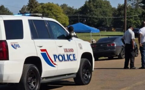 Imagem do post Violência nos EUA: Ataques em escolas deixam oito mortos e um preso