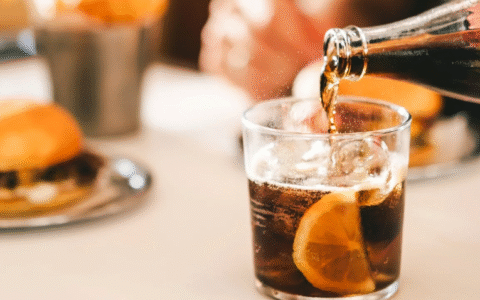 Imagem do post Bebidas diet aumentam risco de doença hepática, revela estudo