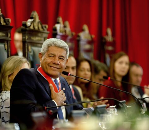Imagem do post Jerônimo é homenageado na abertura do XVII Consepre e destaca importância da Bahia no fortalecimento do Judiciário