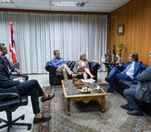 Imagem do post Ivana Bastos recebe  desembargador Geder Gomes e deputados para tratar do PL que cria a Política Estadual de Alternativas Penais