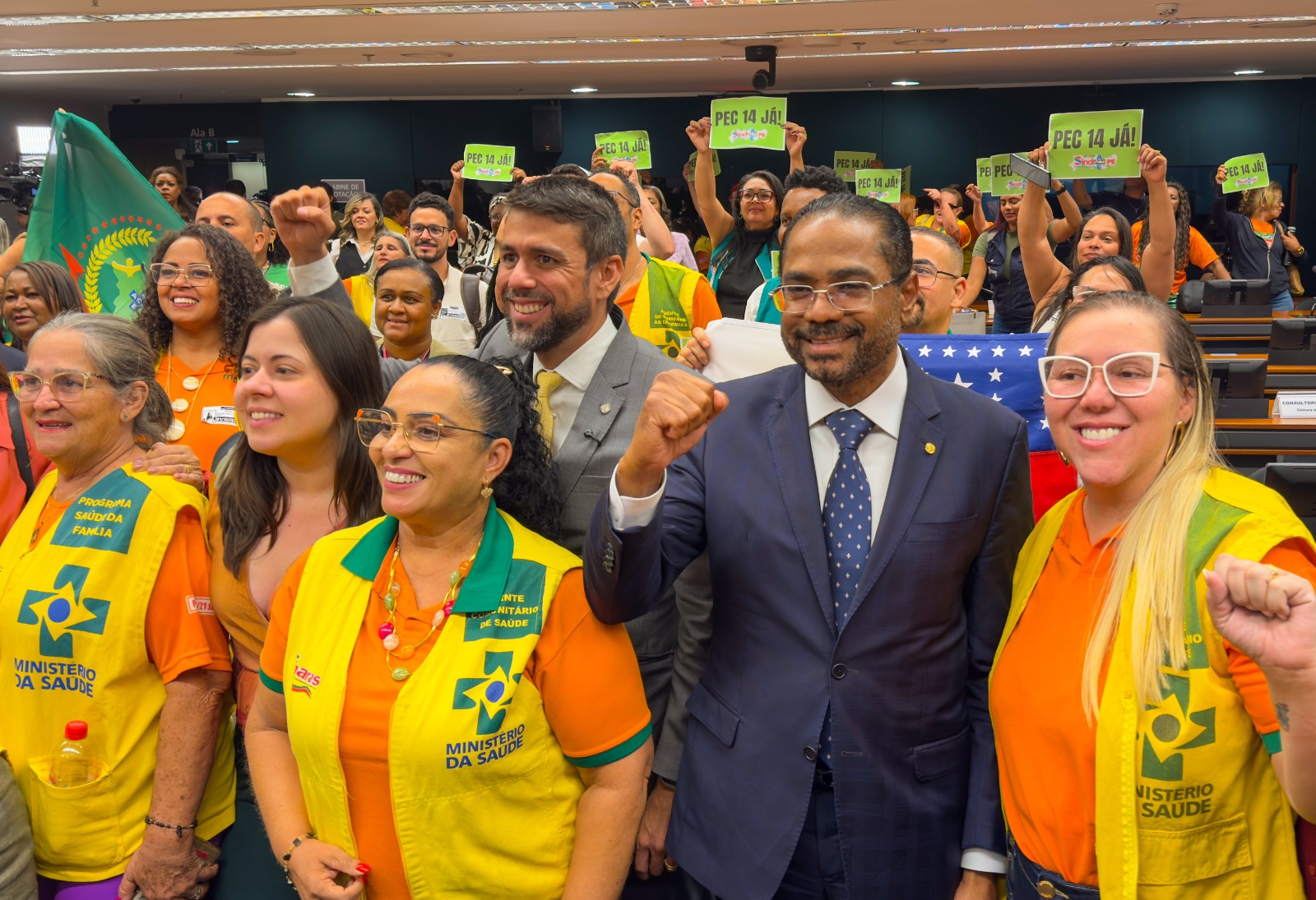 Marinho celebra aprovação da PEC 14/21 na Comissão Especial