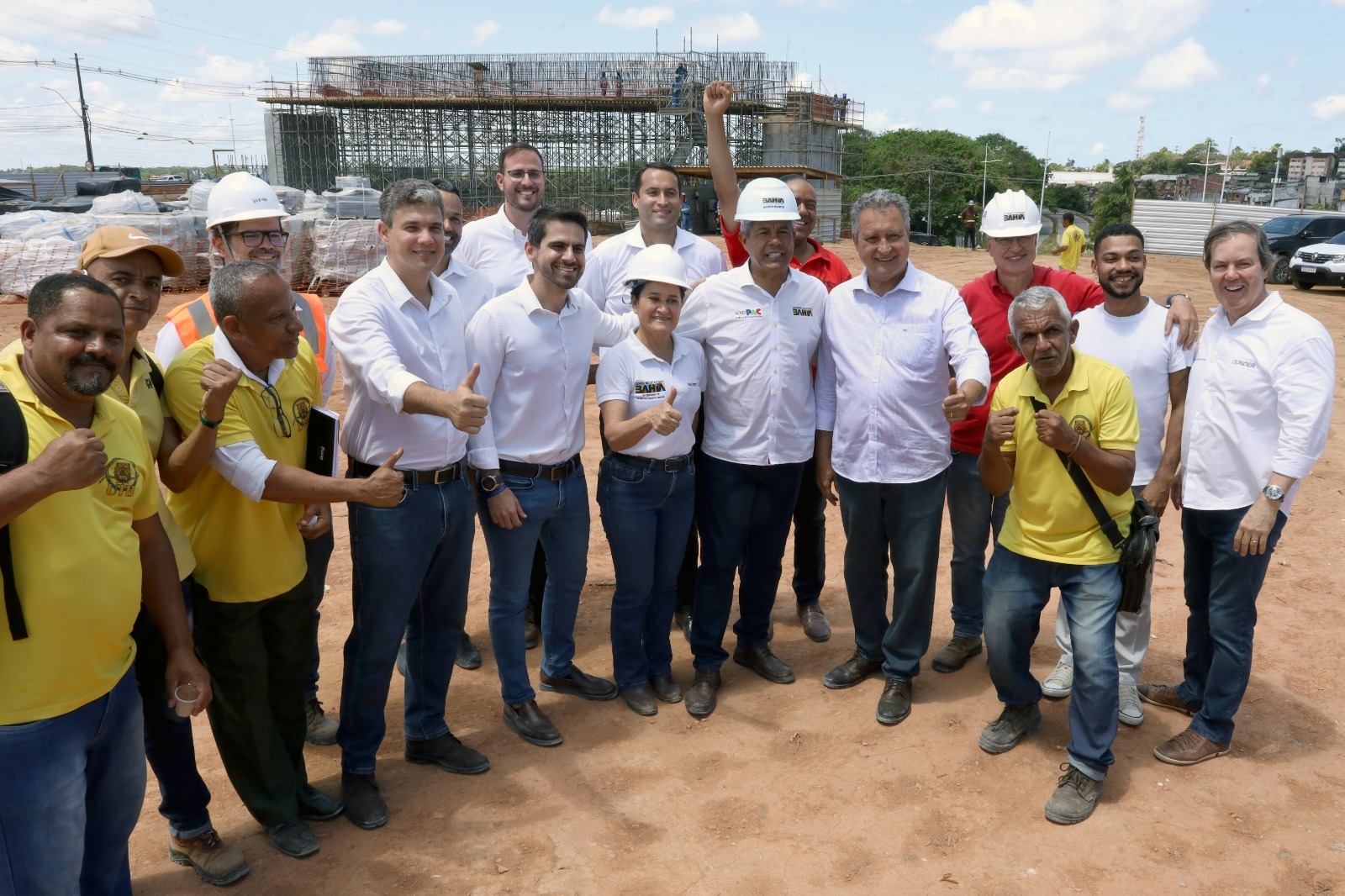 Com Rui Costa, Jerônimo visita obras de duplicação da Estrada do Derba