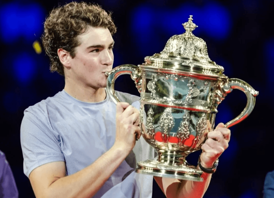 João Fonseca surpreende e encerra temporada 2025