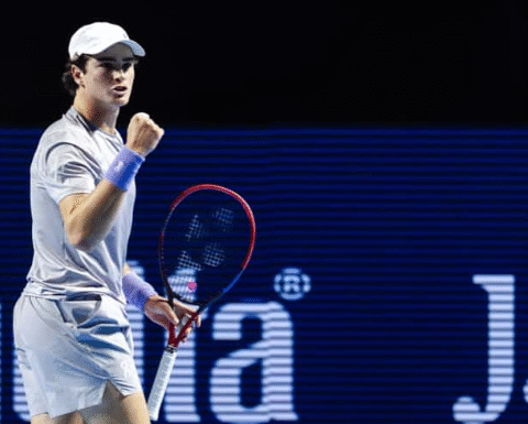 Imagem do post De virada, João Fonseca vence Shapovalov e avança no Masters 1000 de Paris