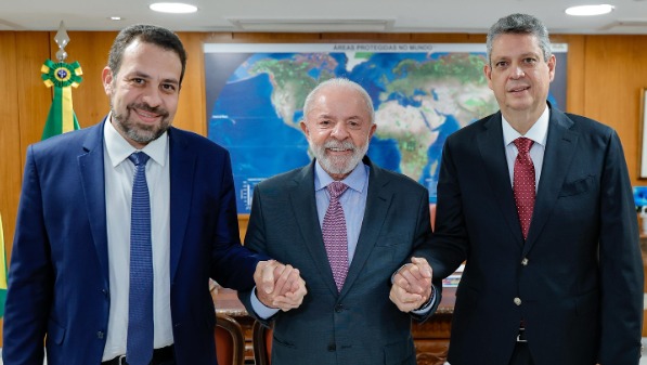 Lula anuncia Boulos como novo ministro; confira