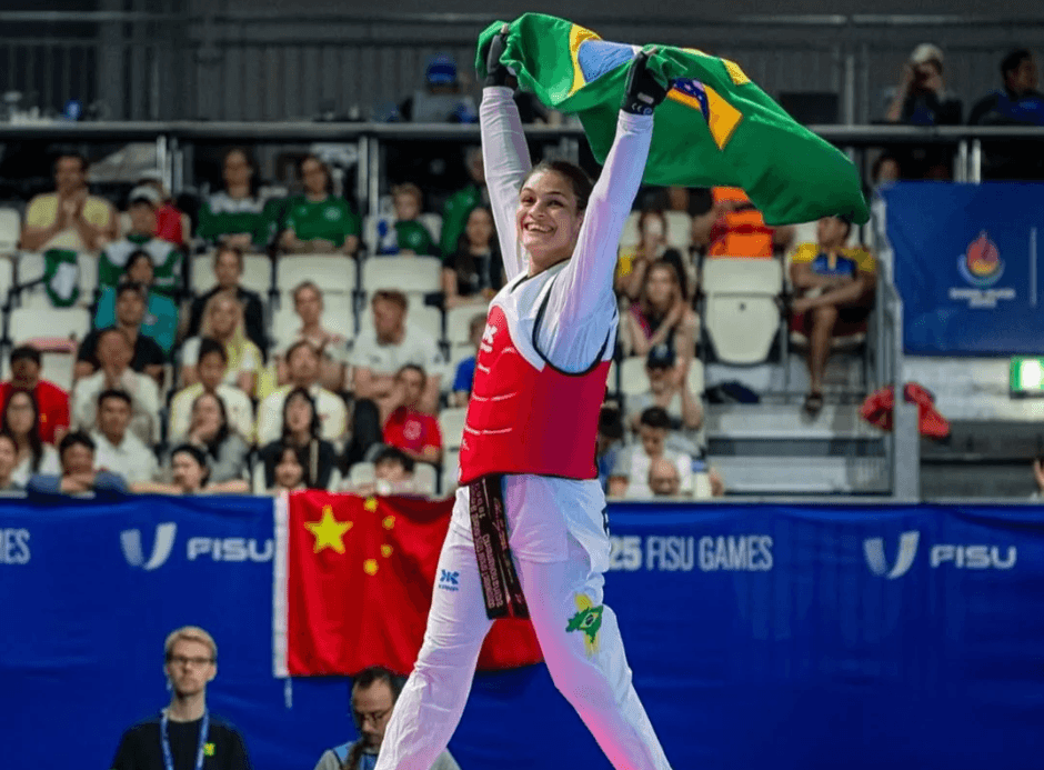 Brasileira faz história e vence campeã olímpica no Taekwondo