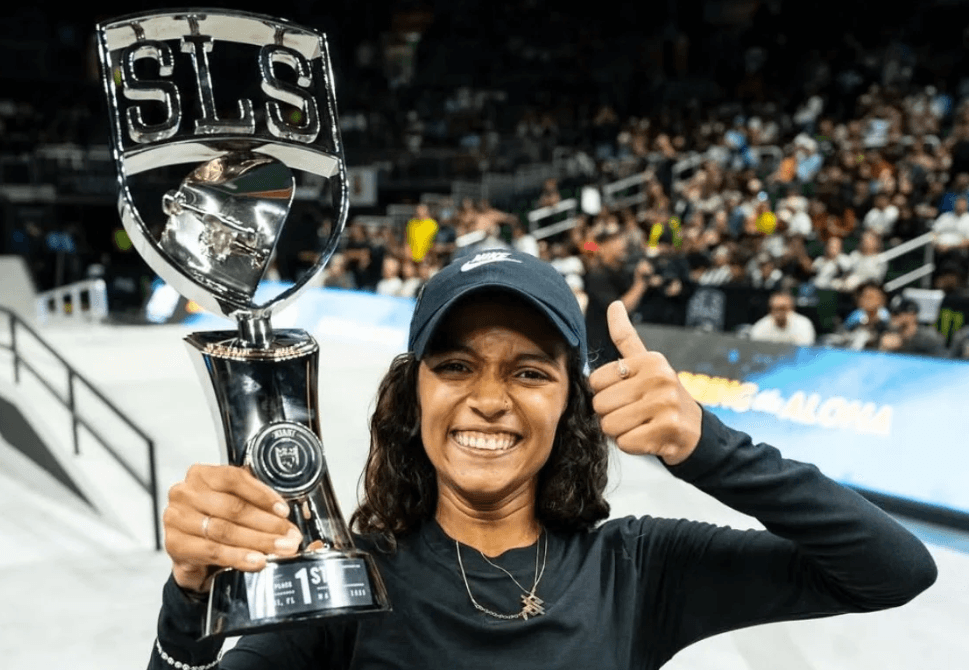 Rayssa Leal brilha em Las Vegas e fica a um passo do título