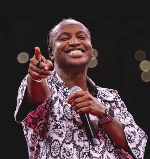 Thiaguinho é confirmado para cantar o Hino Nacional no GP de São Paulo 2025