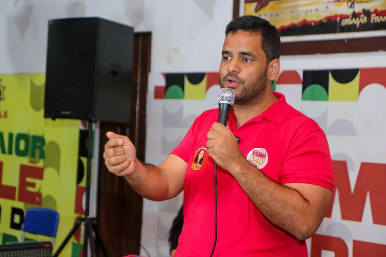 Presidente do PT reage a ataques da oposição